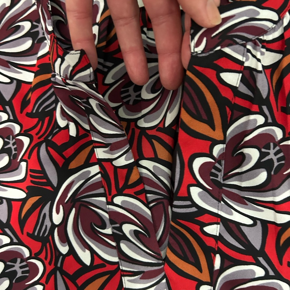 LOFT Multicolor Abstract Blouse - Picture 6 of 7